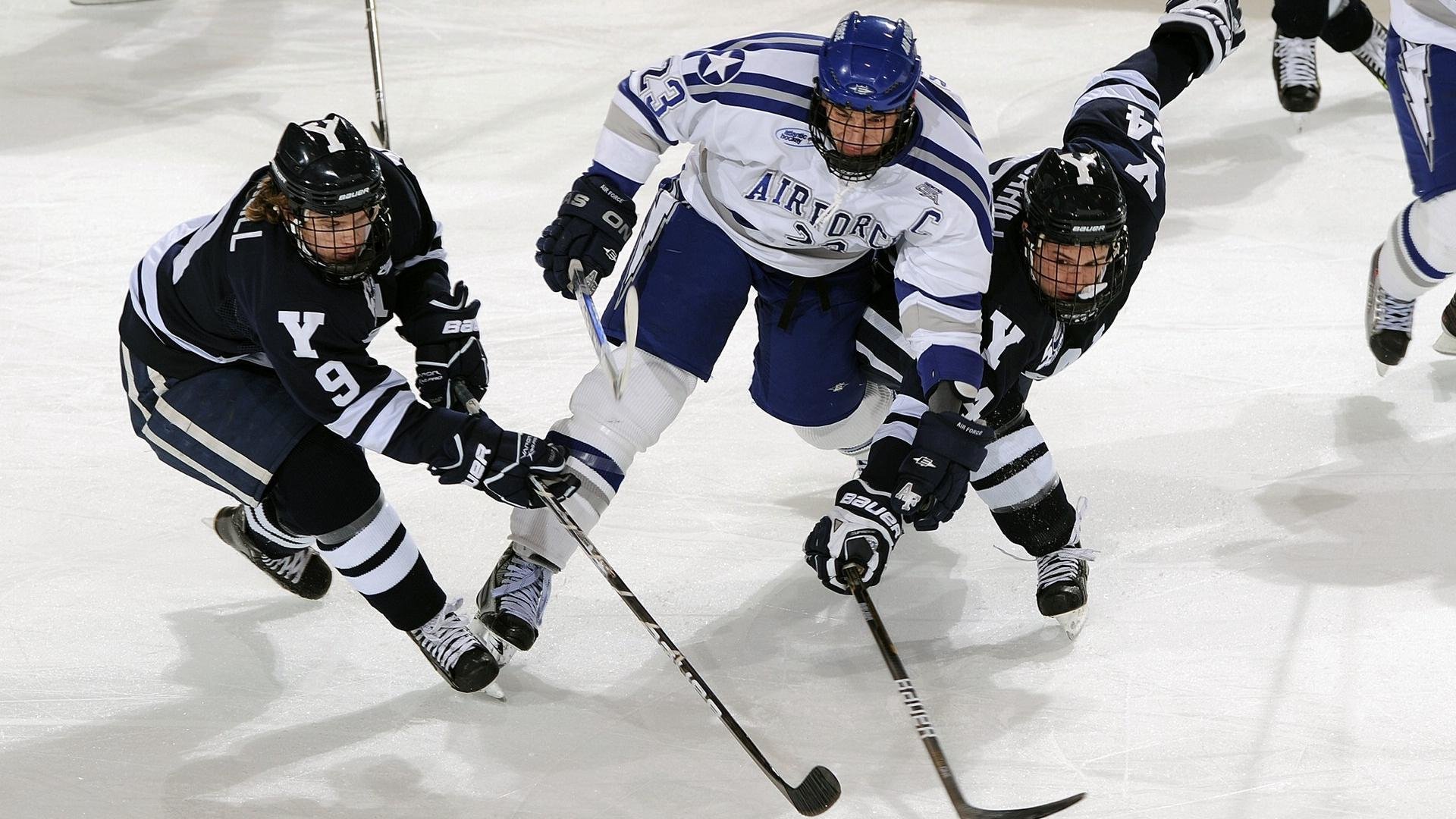 骑士最后时刻逆转掘金,拉文进攻端无人可挡引爆全场