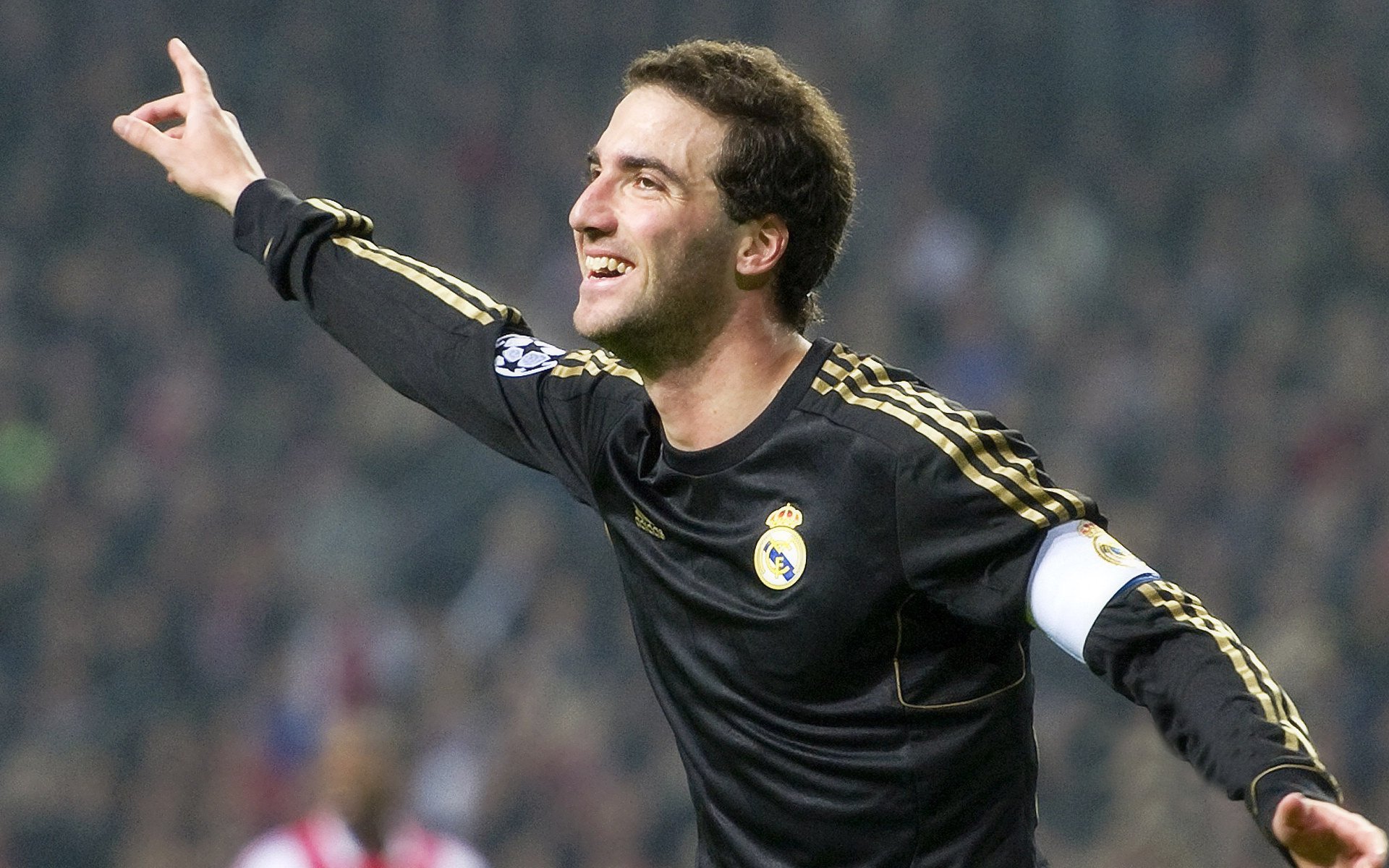 罗德里戈成为全场焦点，伊朗横扫日本—亚洲足球格局重塑之夜